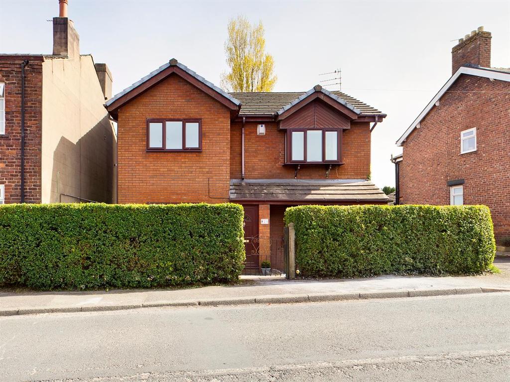 Liverpool Road, Skelmersdale 4 bed detached house £215,000