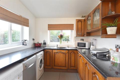 75 Manor Avenue, Burscough, Ormskirk, L40 7TT