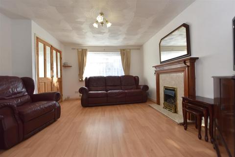 75 Manor Avenue, Burscough, Ormskirk, L40 7TT