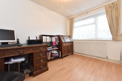 75 Manor Avenue, Burscough, Ormskirk, L40 7TT