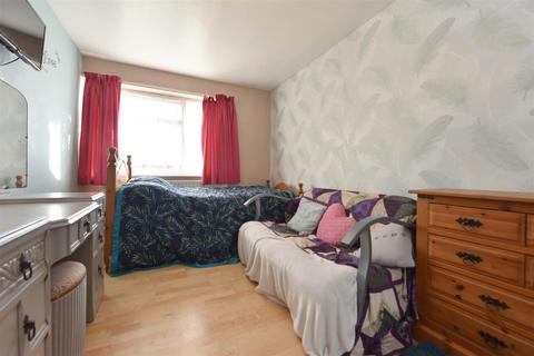 75 Manor Avenue, Burscough, Ormskirk, L40 7TT