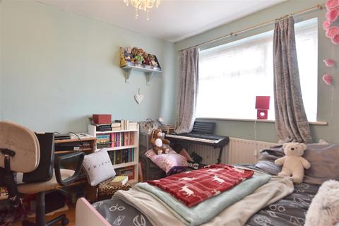 75 Manor Avenue, Burscough, Ormskirk, L40 7TT