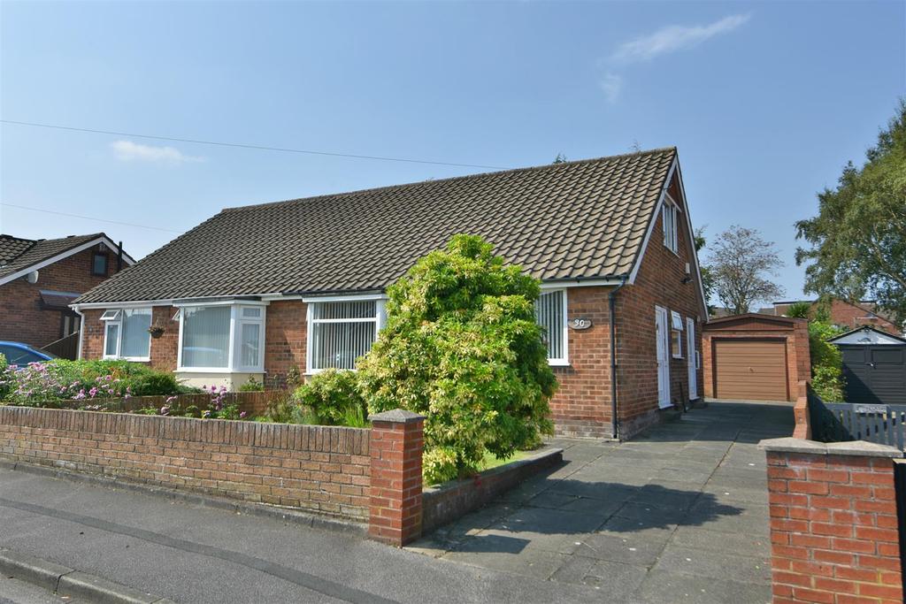 Redgate, Ormskirk, Lancashire 3 bed semidetached bungalow £210,000