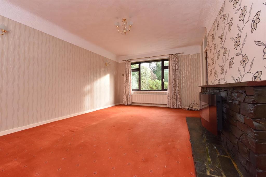 Liverpool Road South, Burscough... 3 bed detached bungalow £220,000