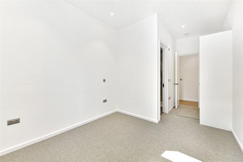 2 bedroom apartment to rent, Ransomes Dock, 35-37 Parkgate Road, London, SW11