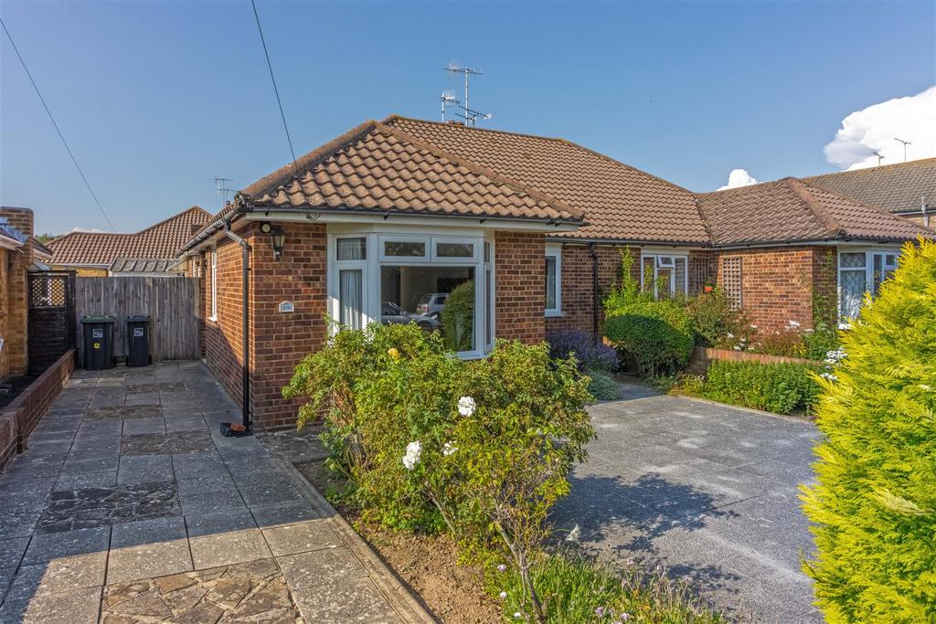 Stonehurst Road, Worthing 3 bed semidetached bungalow £380,000