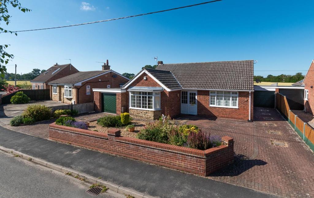 Drome Road, Copmanthorpe, York 3 bed detached bungalow £350,000