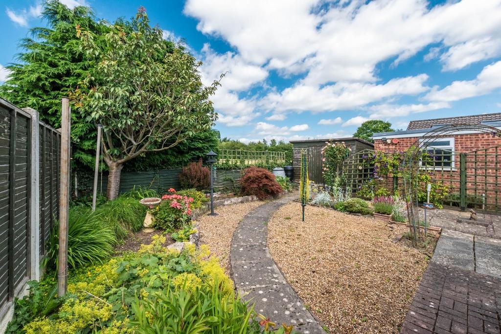 Drome Road, Copmanthorpe, York 3 bed detached bungalow £350,000