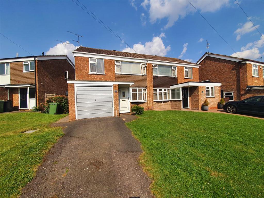 Beverley Avenue, Nuneaton 3 bed semidetached house £200,000