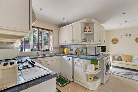 21 Jersey Close, Kennington, Ashford, TN24 9LD