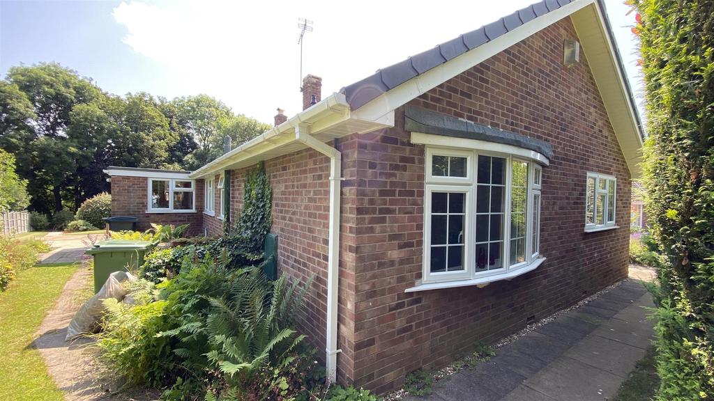 Woodlands Avenue, Hanwood, Shrewsbury 3 bed detached bungalow £375,000