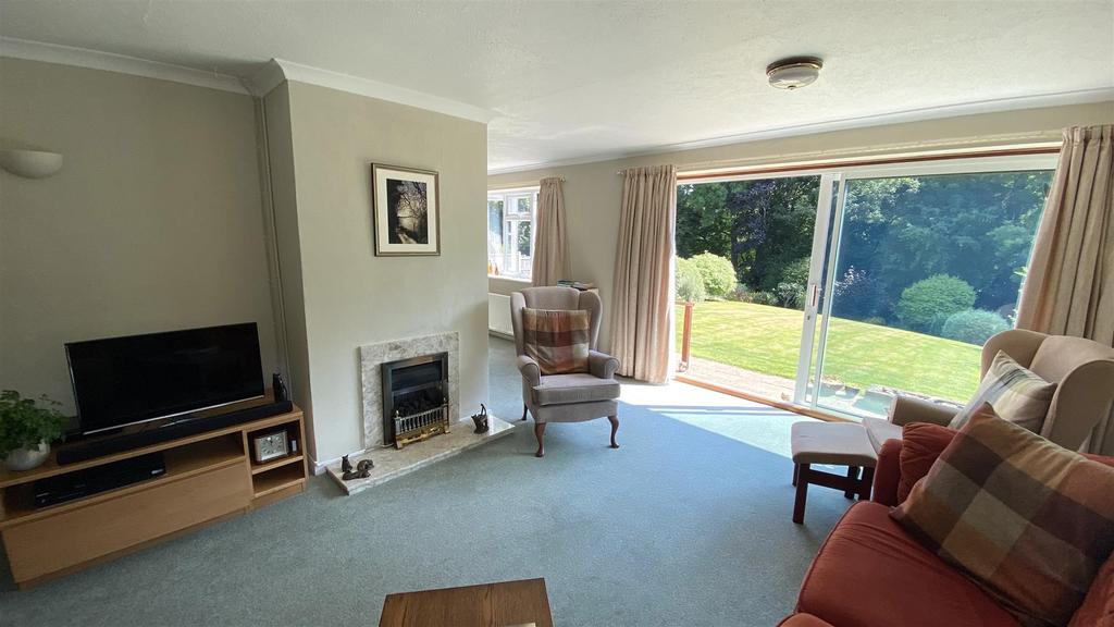 Woodlands Avenue, Hanwood, Shrewsbury 3 bed detached bungalow £375,000