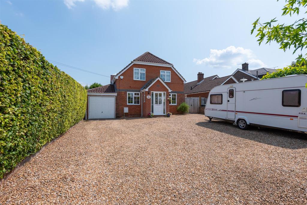Kempshott Lane, Basingstoke 5 bed detached house £790,000