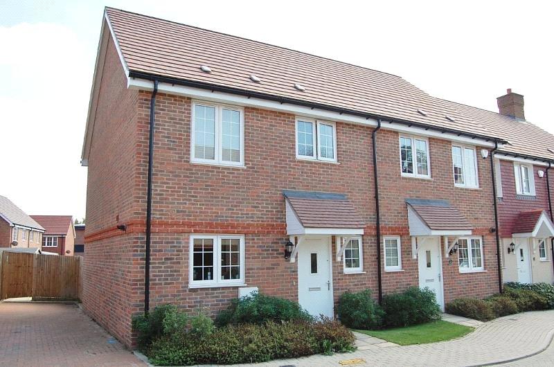 Brudenell Close, Amersham, Buckinghamshire, HP6 3 bed end of terrace