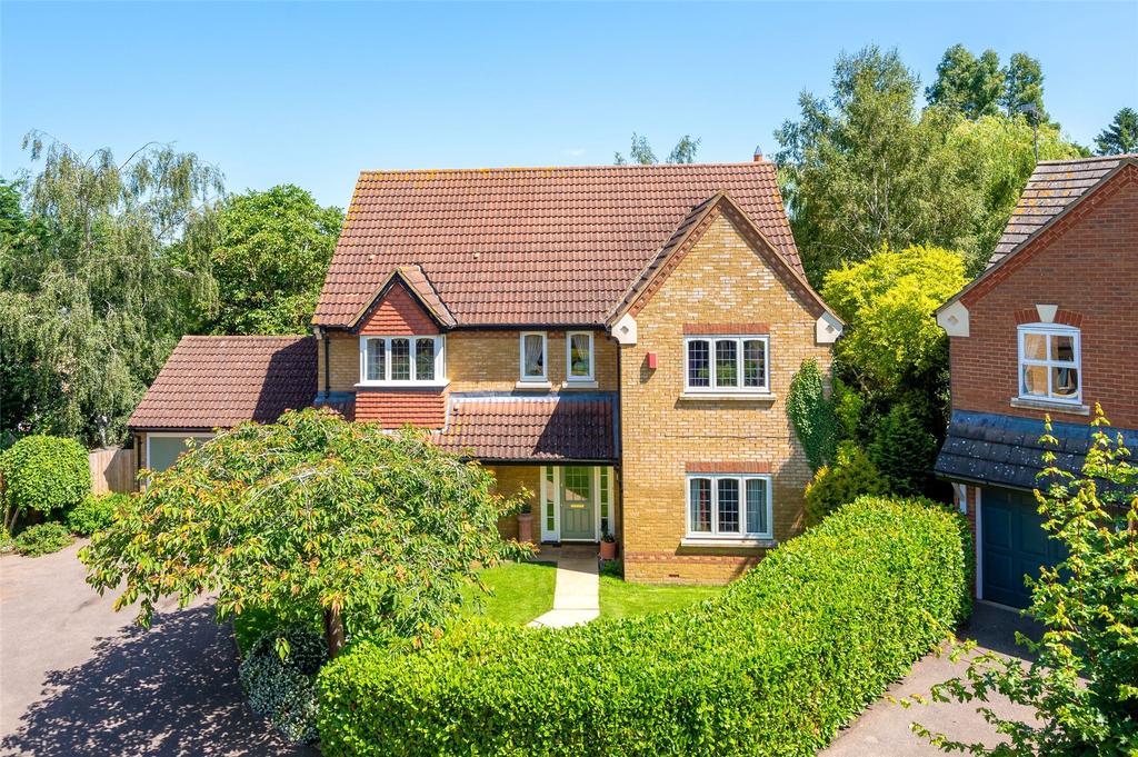 Priory Close, Turvey, Bedfordshire, MK43 4 bed detached house £700,000