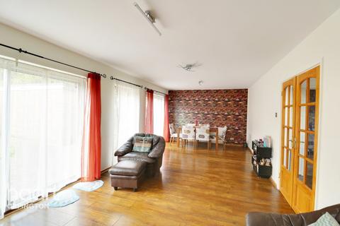 1 Adcock Walk, Orpington, BR6 9SY