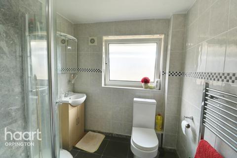 1 Adcock Walk, Orpington, BR6 9SY