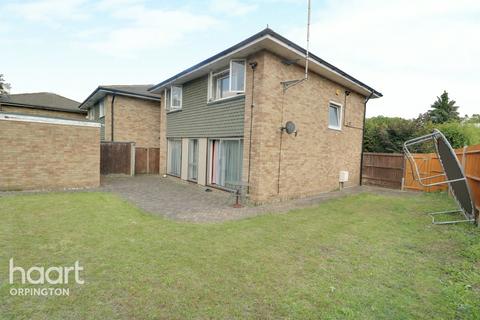 1 Adcock Walk, Orpington, BR6 9SY