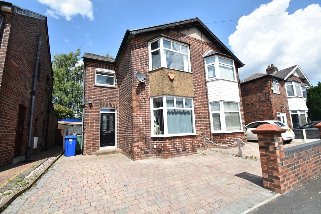 Willow Road, Prestwich, M25 3 bed semidetached house £265,000