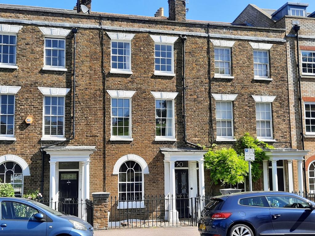 New Road, Rochester ME1 4 bed terraced house £500,000