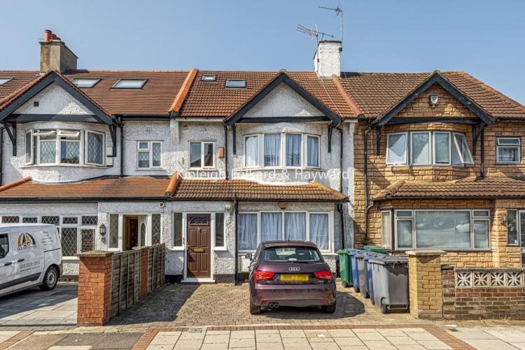 Hamilton Road London NW11 2 bed flat £1,700 pcm (£392 pw)
