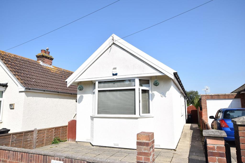 Colchester Road, HollandonSea 2 bed detached bungalow for sale £215,000