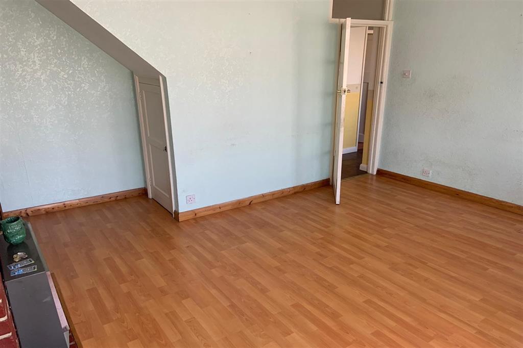 Sutherland Avenue, Welling, Kent 2 bed end of terrace house £370,000