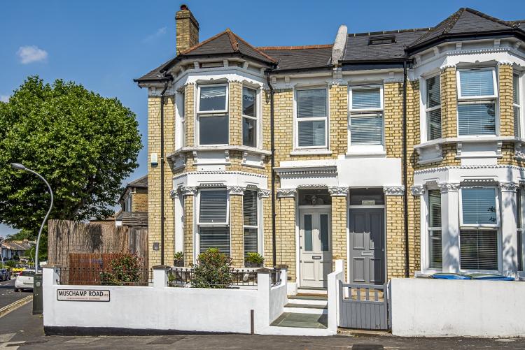 Muschamp Road Peckham SE15 4 bed house £3,500 pcm (£808 pw)