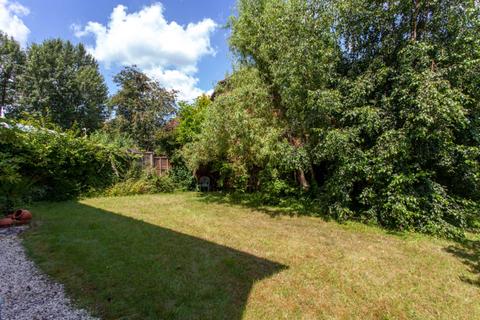 3 Elyham, Purley On Thames, Reading, RG8 8EN