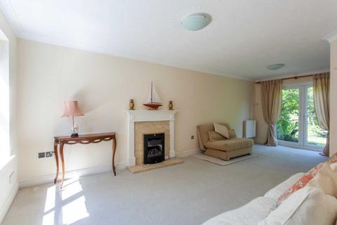 3 Elyham, Purley On Thames, Reading, RG8 8EN