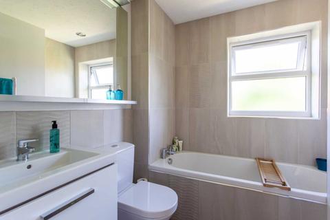 3 Elyham, Purley On Thames, Reading, RG8 8EN
