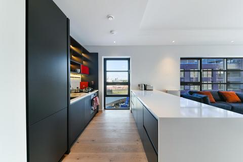 2 bedroom apartment to rent, Amelia House, London City Island, London, E14