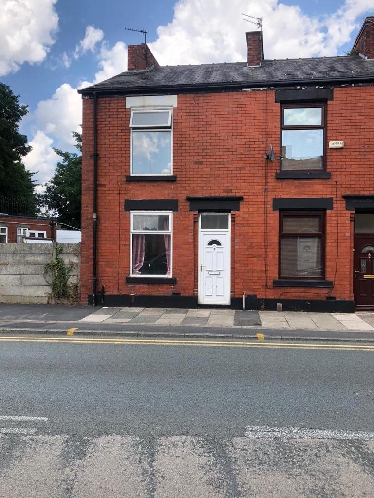 REF 10845 Two Trees Lane Denton... 2 bed terraced house £550 pcm
