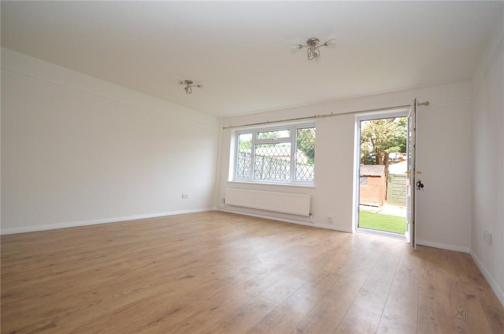 Fawkham Road, Longfield, Kent, DA3 3 bed house £1,500 pcm (£346 pw)