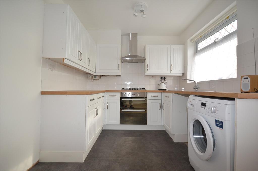Fawkham Road, Longfield, Kent, DA3 3 bed house £1,500 pcm (£346 pw)