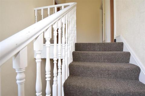 Flat 5, 29 Queens Road, Wallington, SM6 0AG