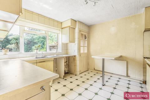50 Pine Wood, Sunbury-on-thames, TW16 6SG