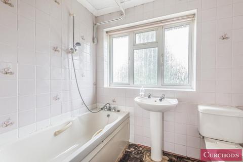 50 Pine Wood, Sunbury-on-thames, TW16 6SG