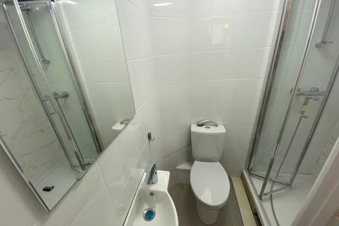 1 bedroom in a flat share to rent, Carmen Street, Poplar, E14