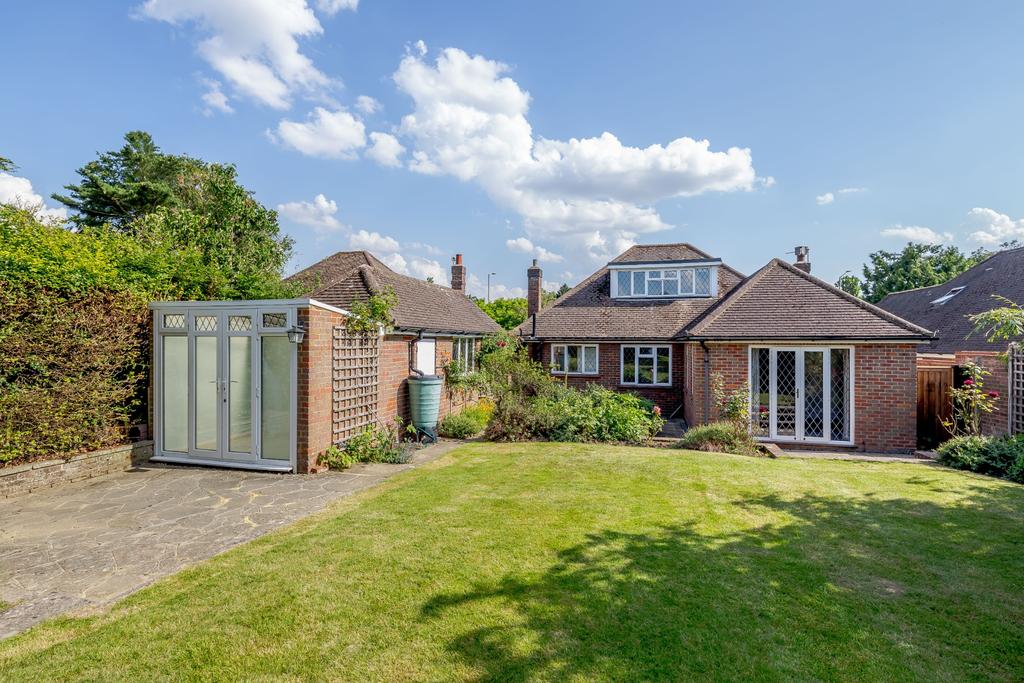 Amersham Road, Little Chalfont 3 bed detached bungalow for sale £875,000