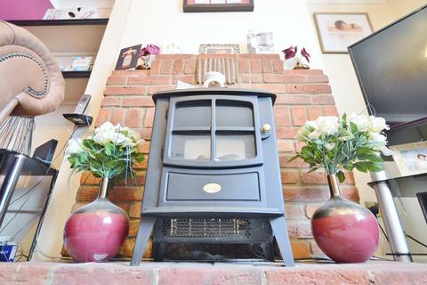 14 Winston Way, Ringwood, BH24 1QG