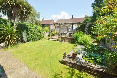 14 Winston Way, Ringwood, BH24 1QG