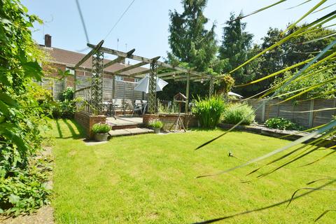 14 Winston Way, Ringwood, BH24 1QG