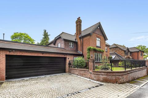 Garland Hill Farmhouse Chapmans Lane, Orpington, BR5 3JA