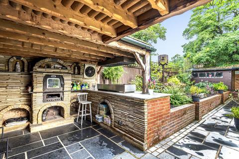 Garland Hill Farmhouse Chapmans Lane, Orpington, BR5 3JA
