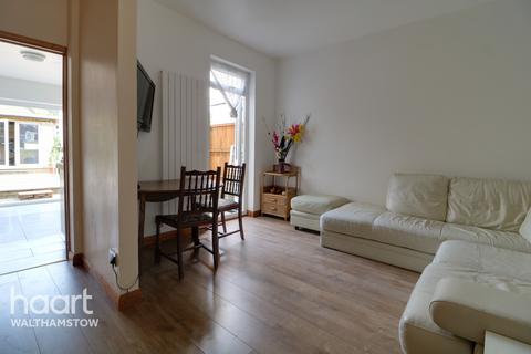 12 The Crescent, London, E17 8AB