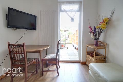 12 The Crescent, London, E17 8AB