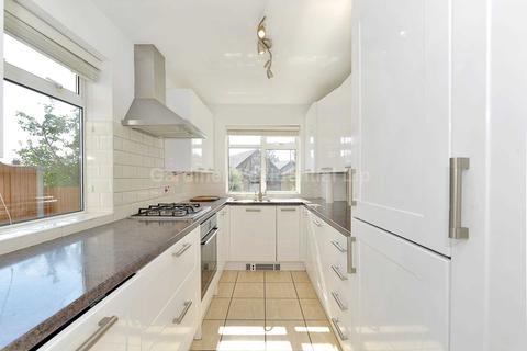 97 Princes Avenue, London, W3 8LY
