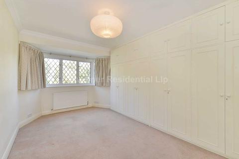 97 Princes Avenue, London, W3 8LY