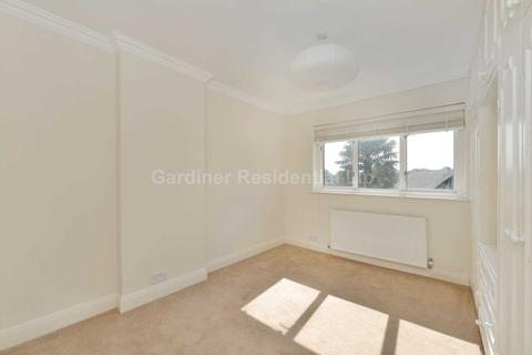 97 Princes Avenue, London, W3 8LY